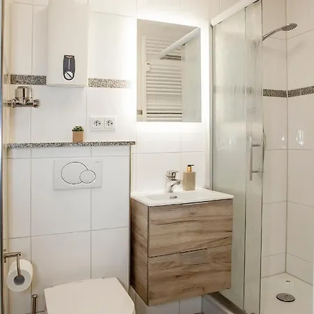 Apartment Center Studio Extra Comfort Luxury Double Bed Kitchen Düsseldorf