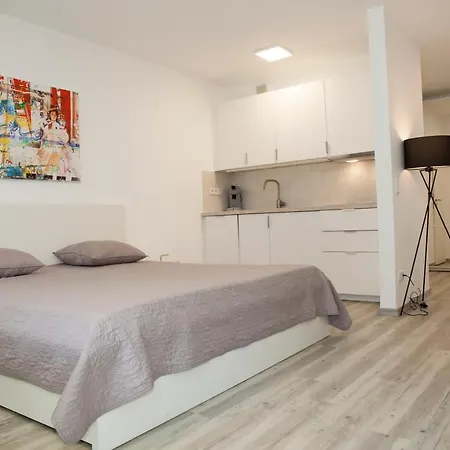 Center Studio Extra Comfort Luxury Double Bed Kitchen Apartment *